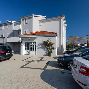Crnekovic Tomislava 8 , Baška Croazia